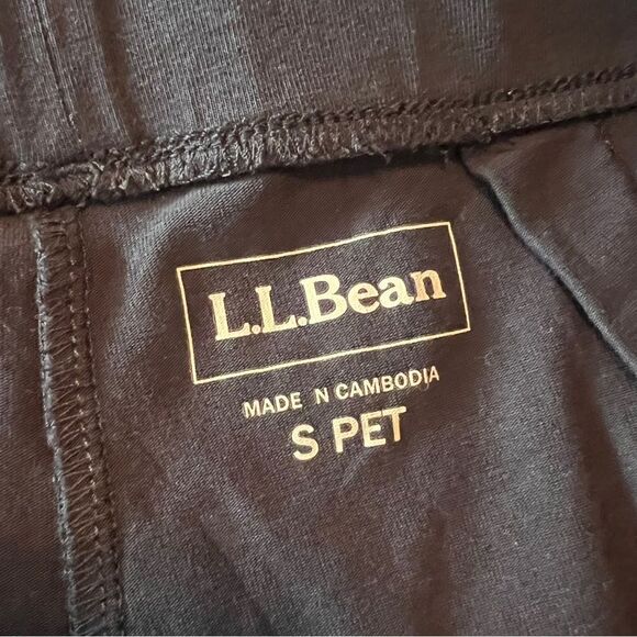 L.L. Bean navy knit straight leg pants. Size small petite - Picture 3 of 9